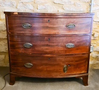 Lot 571 - A 19th century mahogany chest of drawers, with...