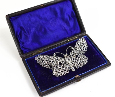 Lot 159 - A vintage silvered metal and paste set...