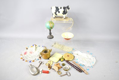 Lot 42 - A mixed group of assorted curios and...