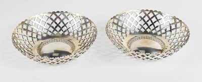 Lot 441 - A pair of silver 'basket' trinket dishes, with...