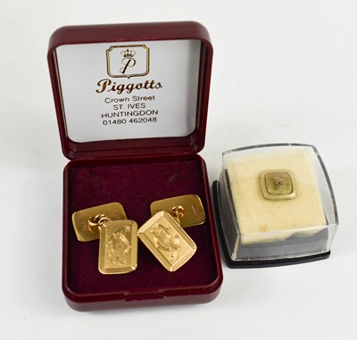 Lot 40 - A pair of 9ct gold chain link rectangular...