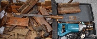 Lot 587 - A quantity of moulding planes of differing...