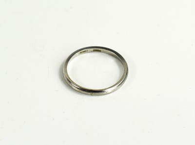 Lot 28 - A platinum wedding band, size P, 2.89g.