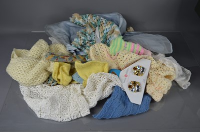 Lot 491 - A group of vintage lace, children's and dolls...