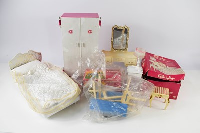 Lot 280 - A group of Sindy doll accessories, to include...