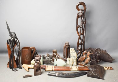 Lot 352 - A group of 20th century African carvings, to...
