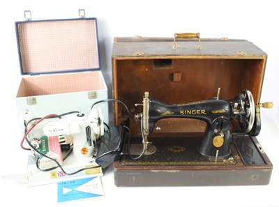 Lot 278 - A vintage Singer 221 Featherweight sewing...
