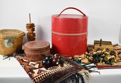 Lot 246 - A group of vintage collectables, including a...