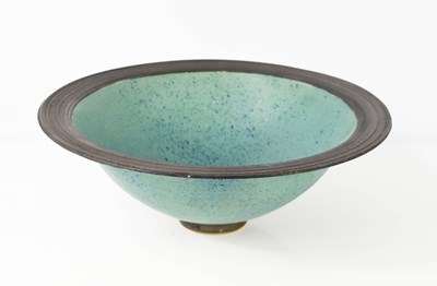 Lot 10 - Elizabeth Saunders, Studio pottery bowl with...