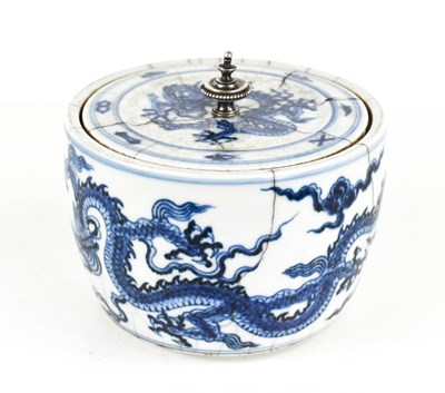 Lot 453 - A Chinese blue and white bowl and cover,...