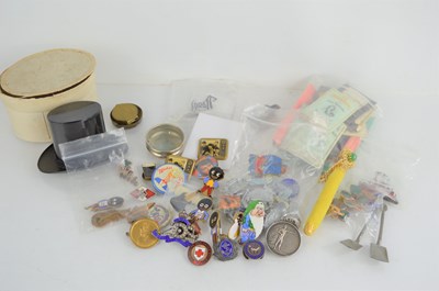 Lot 369 - A group of collectible badges to include...