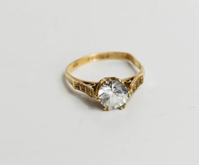 Lot 180 - A 9ct gold and paste set ring, size K, 1.9g.