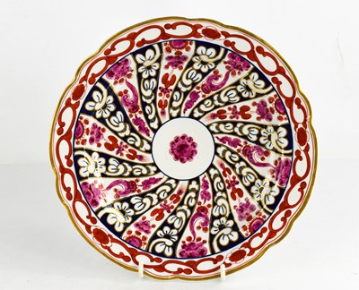 Lot 46 - A Barr Worcester plate decorated in the Queen...