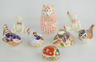 Lot 139 - A group of eight Royal Crown Derby...