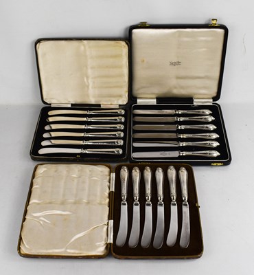 Lot 258 - Three cases of silver handled knives, for...