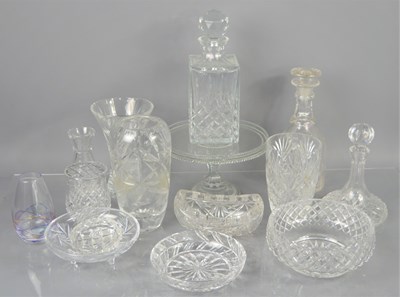 Lot 195 - A quantity of glassware to include three...