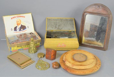 Lot 257 - A group of collectable items to include...