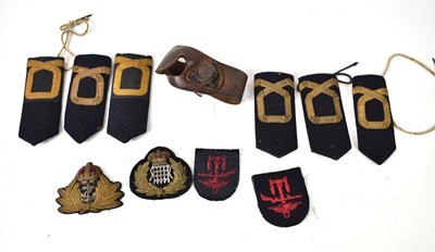 Lot 426 - An early 20th century leather sail makers palm...