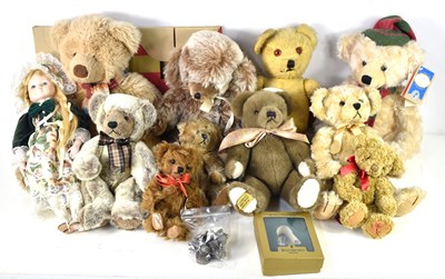 Lot 411 - A group of collectable teddy bears to include...
