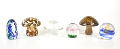 Lot 71 - A group of three mushroom shaped and three...