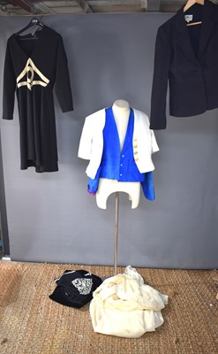 Lot 77 - A group of vintage fashion including a mid...