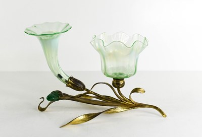 Lot 32 - A 1930s Uranium / vaseline glass epergne, the...