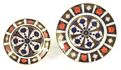 Lot 141a - A Royal Crown Derby plate in the Imari pattern,...