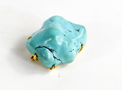 Lot 318 - A Chinese 14ct gold and polished turquoise...