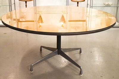 Lot 593 - A Herman Miller action office circular top...