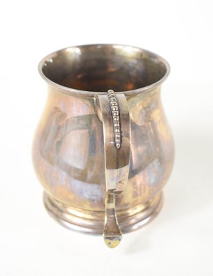 Lot 114 - A silver tankard by Edward Barnard & Sons Ltd,...