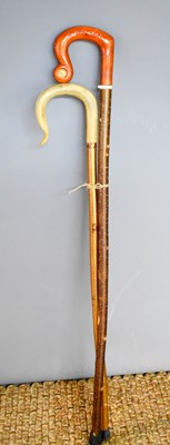 Lot 253 - A Scottish walking crook, and a horn handled...