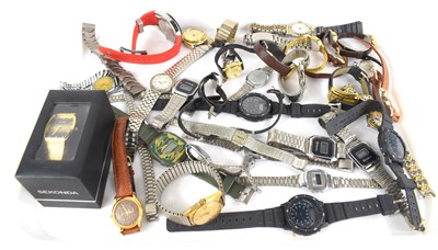 Lot 291 - A collection of vintage and later watches to...