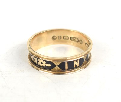 Lot 118 - A 9ct gold mourning ring, to read 'In Memory...