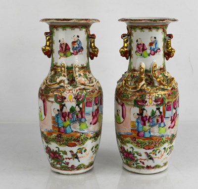 Lot 422 - A pair of 19th century Chinese Canton famille...