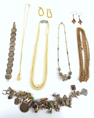 Lot 60 - A quantity of silver and other jewellery, to...