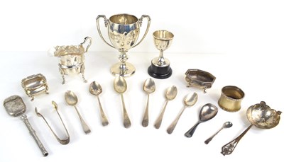 Lot 346 - A selection of various silver to include a...