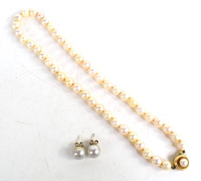 Lot 120 - A 9ct gold and cultured pearl necklace, the...