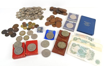 Lot 289 - A group of GB coins to include commemorative...