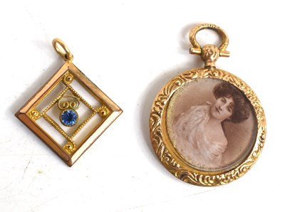 Lot 102 - An antique 9ct gold locket pendant together...