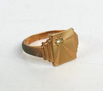 Lot 224 - A 9ct gold signet ring, engraved with sunburst,...