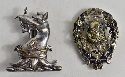 Lot 51 - A vintage white brooch depicting William...