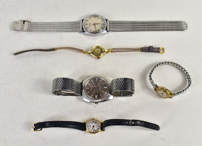 Lot 284 - A selection of wristwatches to include a...