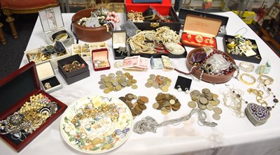Lot 161 - A large quantity of jewellery, to include...