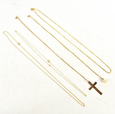 Lot 162 - A 9ct gold cruciform pendant necklace,...