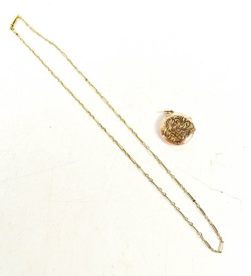 Lot 133 - A 9ct gold trombone link necklace with slide...