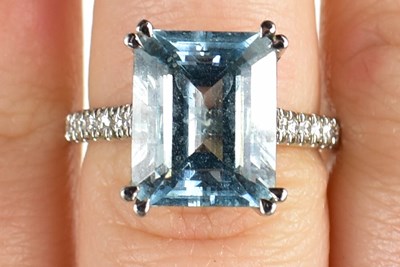 Lot 9 - A Fenton aquamarine, platinum and diamond ring,...