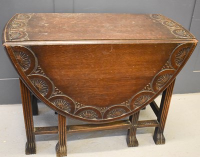 Lot 514 - An oak gateleg table, with two drop leaves...