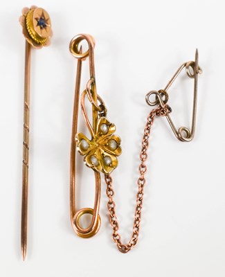 Lot 40 - A 9ct gold hat pin, together with a Victorian...