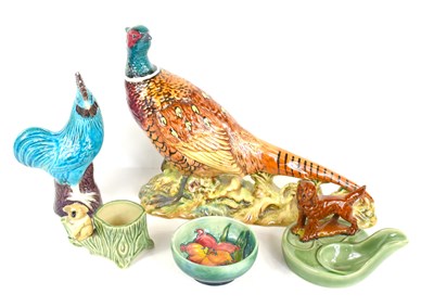 Lot 231 - A group of ceramics to include a small...
