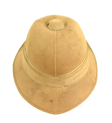 Lot 286 - A British Army Wolseley pattern pith helmet,...